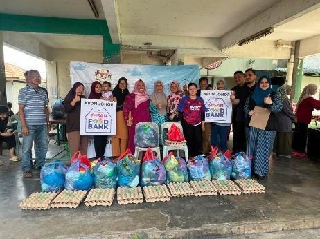 Ihsan Foodbank: Food assistance for the local community.