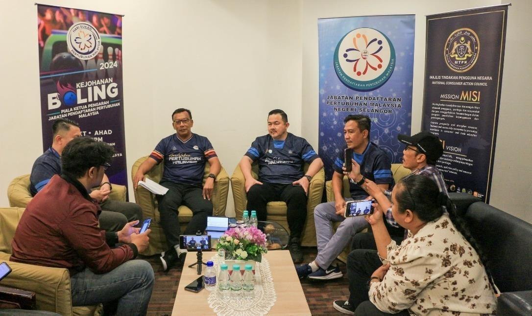 Community bowling championship: Piala Ketua Pengarah Jabatan Pendaftaran Pertubuhan Malaysia.