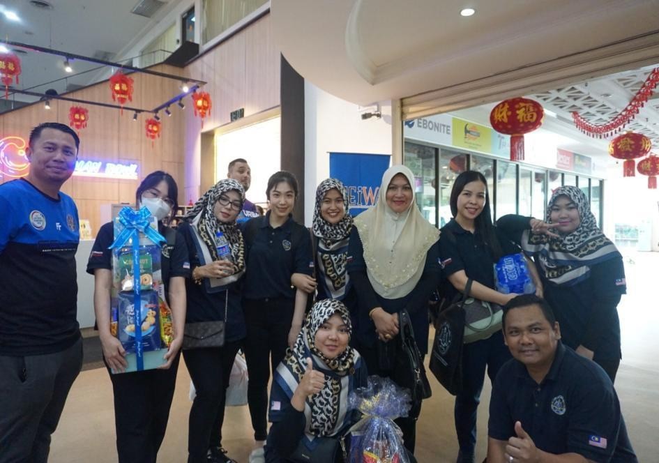 Women’s NGO friendship bowling: A sporting programme bringing together women’s organisations in Johor.