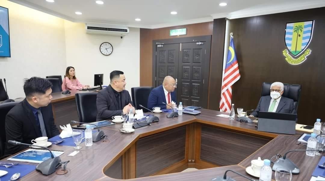 Engagement with state leadership: Courtesy visit to Tun Dato’ Seri Utama Ahmad Fuzi bin Haji Abdul Razak.