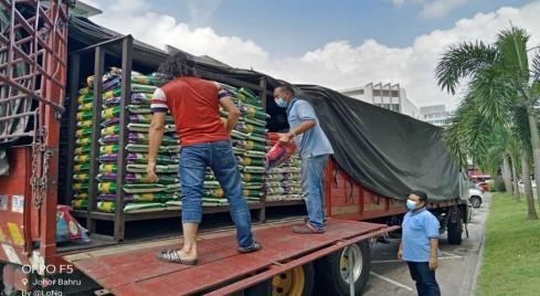 Community food bank: Distribution of food and essential supplies in Selangor.